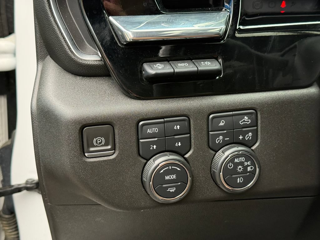 Certified 2023 Chevrolet Silverado 1500 High Country w/ Technology Package AWD/4WD image 21