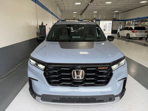 Certified 2024 Honda Pilot TrailSport image 20