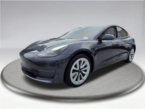 Used 2023 Tesla Model 3 Standard Range RWD image 17