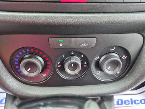 Used 2021 RAM ProMaster City Tradesman SLT w/ Window Group 05 FWD image 26