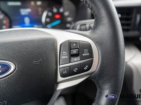 Used 2023 Ford Explorer XLT AWD/4WD image 23