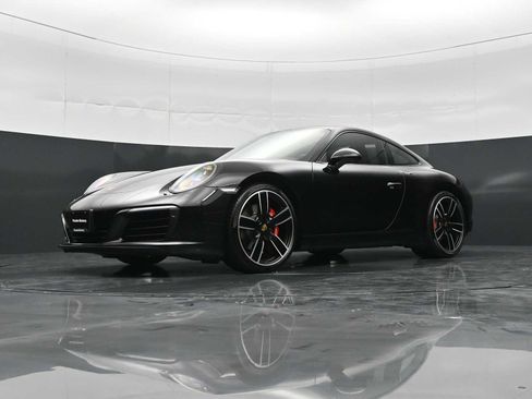 Certified 2018 Porsche 911 Carrera S RWD image 36