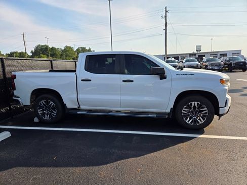 Used 2021 Chevrolet Silverado 1500 Custom w/ LPO, Blackout Package RWD image 7