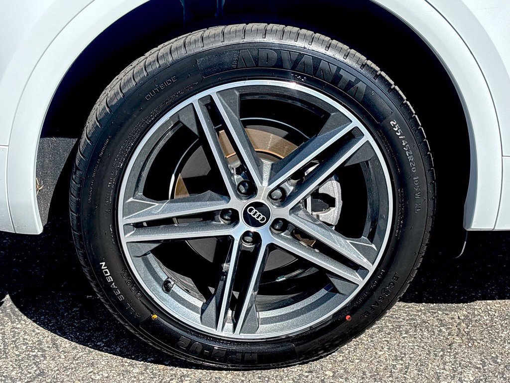 Used 2021 Audi Q5 e Premium AWD/4WD image 34