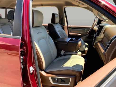 Used 2019 RAM 1500 Laramie AWD/4WD image 9
