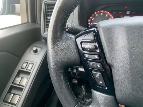 Used 2022 Nissan Frontier PRO-4X w/ Pro-4X Premium Package image 17