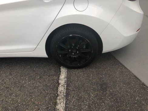 Used 2014 Hyundai Elantra SE image 12