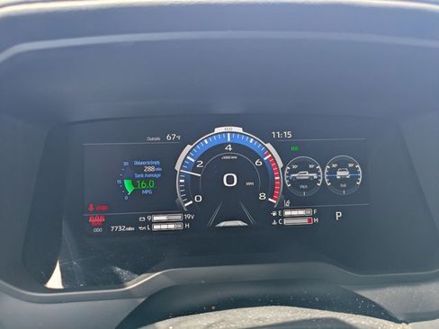 Used 2025 Toyota Tundra Platinum w/ TRD Off-Road Package AWD/4WD image 9