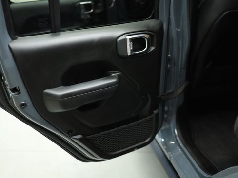 Used 2025 Jeep Wrangler Unlimited Rubicon AWD/4WD image 48