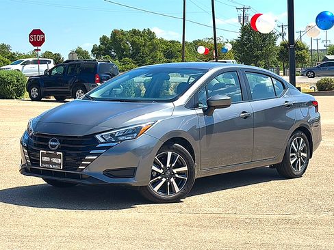Used 2025 Nissan Versa SV w/ Trunk Package FWD image 2