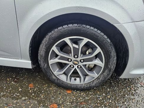 Used 2017 Chevrolet Sonic LT image 9