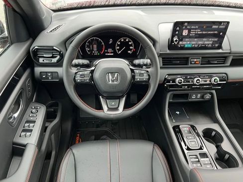New 2025 Honda Pilot TrailSport image 13