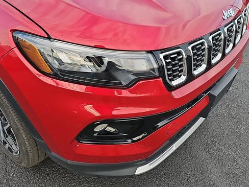 Used 2025 Jeep Compass Limited AWD/4WD image 30