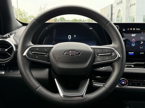 Used 2026 Chevrolet Equinox LT w/ Convenience Package II FWD image 19