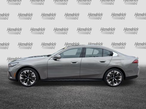 Used 2025 BMW 530i RWD image 7