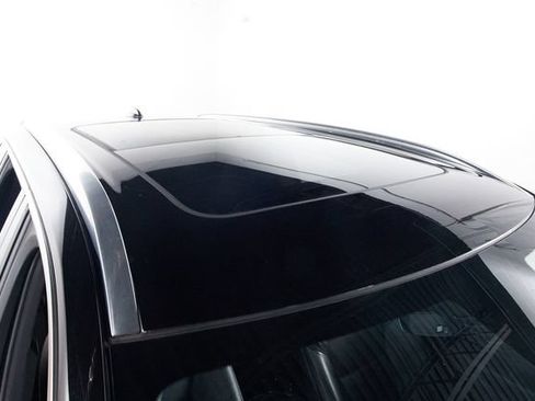 Certified 2023 Volvo XC90 B6 Plus AWD/4WD image 5