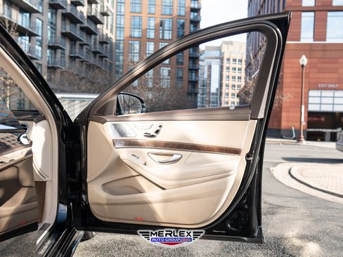Used 2018 Mercedes-Benz S 560 Sedan image 44