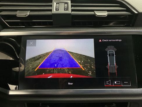 Used 2024 Audi Q3 2.0T Premium image 26