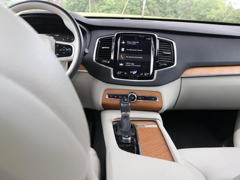 Used 2022 Volvo XC90 T6 Momentum AWD/4WD image 39