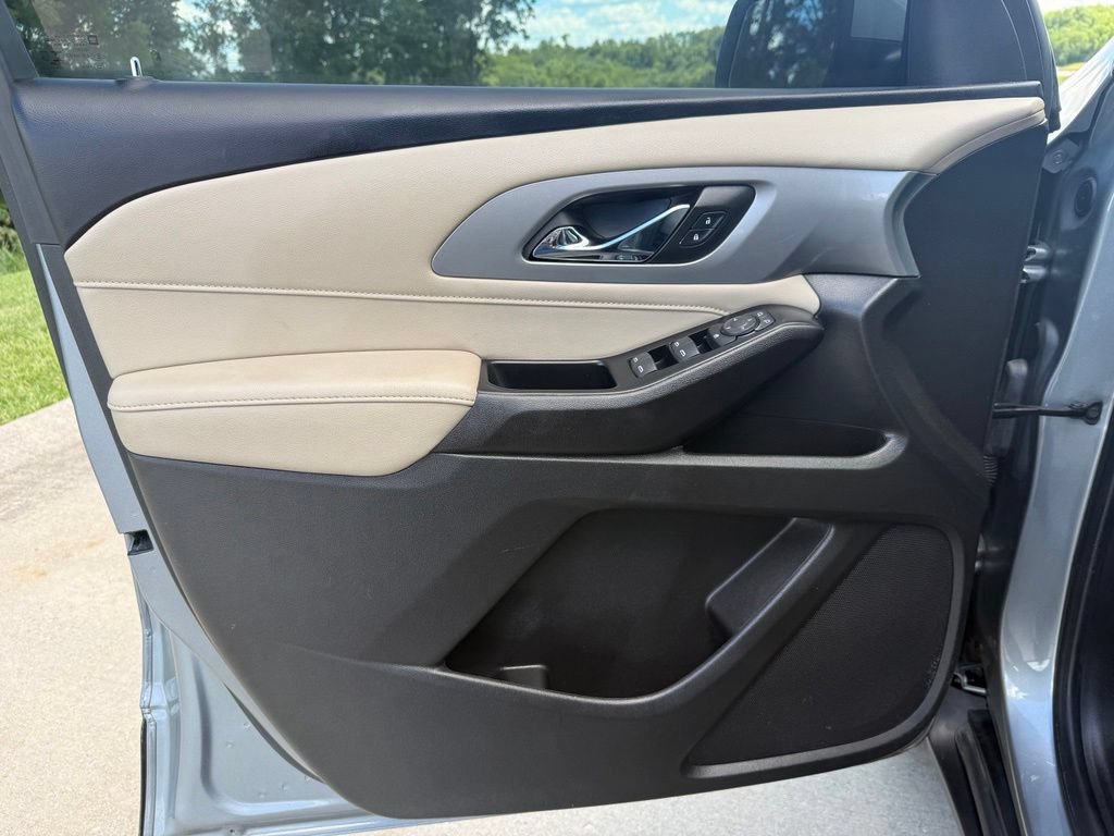 Used 2023 Chevrolet Traverse LS w/ Safety Package FWD image 23