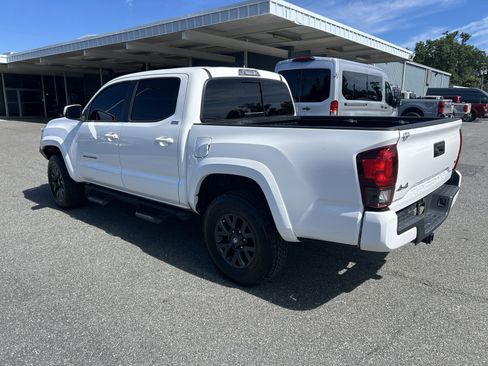 Used 2023 Toyota Tacoma SR5 w/ Technology Package AWD/4WD image 6