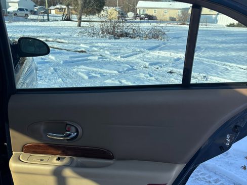 Used 2004 Buick Le Sabre Custom image 23