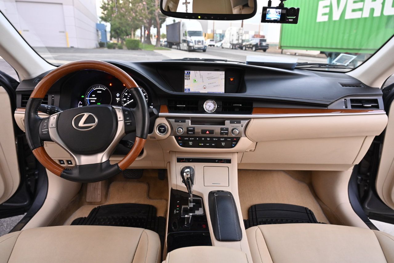 Used 2013 Lexus ES 300h w/ Premium Pkg FWD image 11