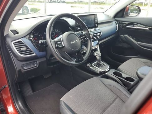 Used 2023 Kia Seltos S FWD image 19