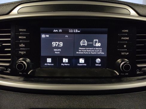 Used 2019 Kia Sorento S FWD image 25