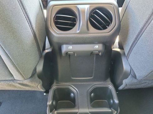 New 2026 Jeep Gladiator Sport AWD/4WD image 9