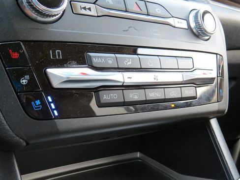 Used 2020 Ford Explorer Limited RWD image 18