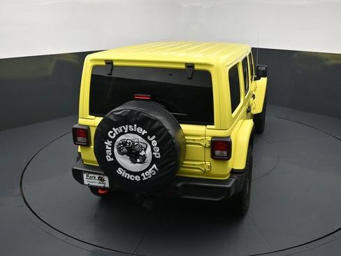 Certified 2023 Jeep Wrangler Unlimited Rubicon w/ Cold Weather Group AWD/4WD image 17
