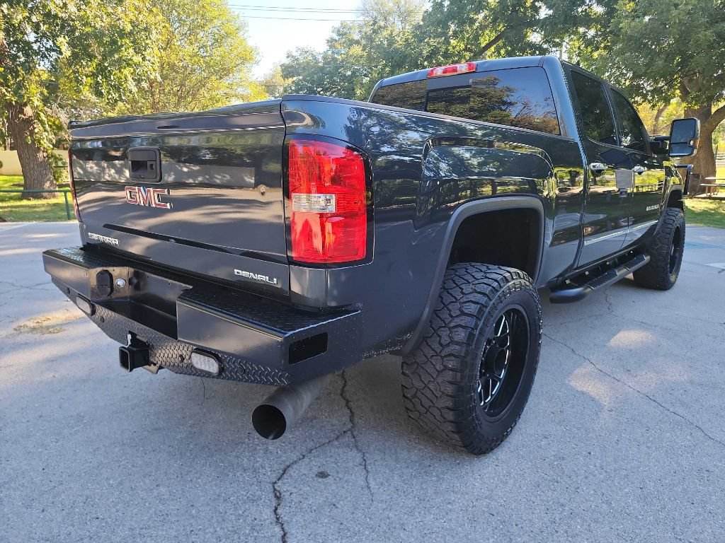 Used 2017 GMC Sierra 2500 Denali w/ Duramax Plus Package AWD/4WD image 10