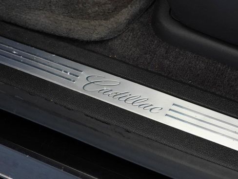 Used 2013 Cadillac Escalade Luxury RWD image 47