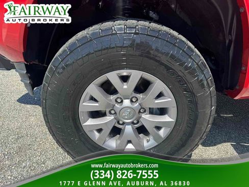 Used 2017 Toyota Tacoma SR5 w/ Tow Package image 29