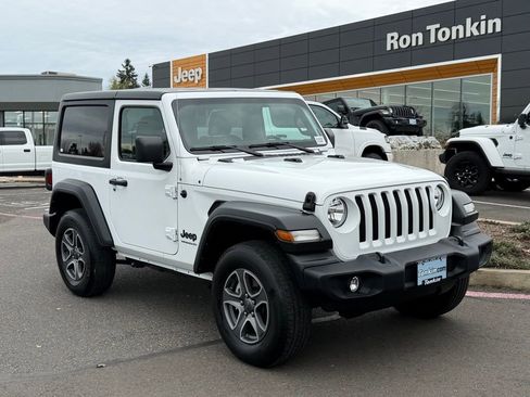Used 2022 Jeep Wrangler Sport S image 2