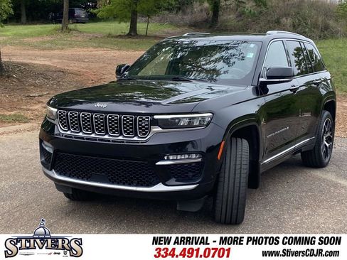 Used 2023 Jeep Grand Cherokee Summit AWD/4WD image 38