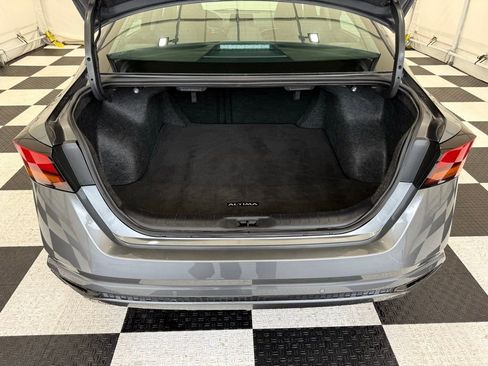 Used 2025 Nissan Altima 2.5 SV image 4
