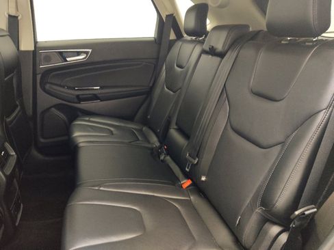 Used 2019 Ford Edge Titanium w/ Cold Weather Package AWD/4WD image 18