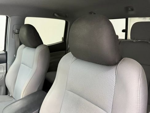 Used 2014 Toyota Tacoma PreRunner image 24