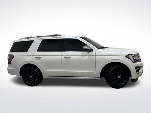 Used 2019 Ford Expedition Platinum image 2
