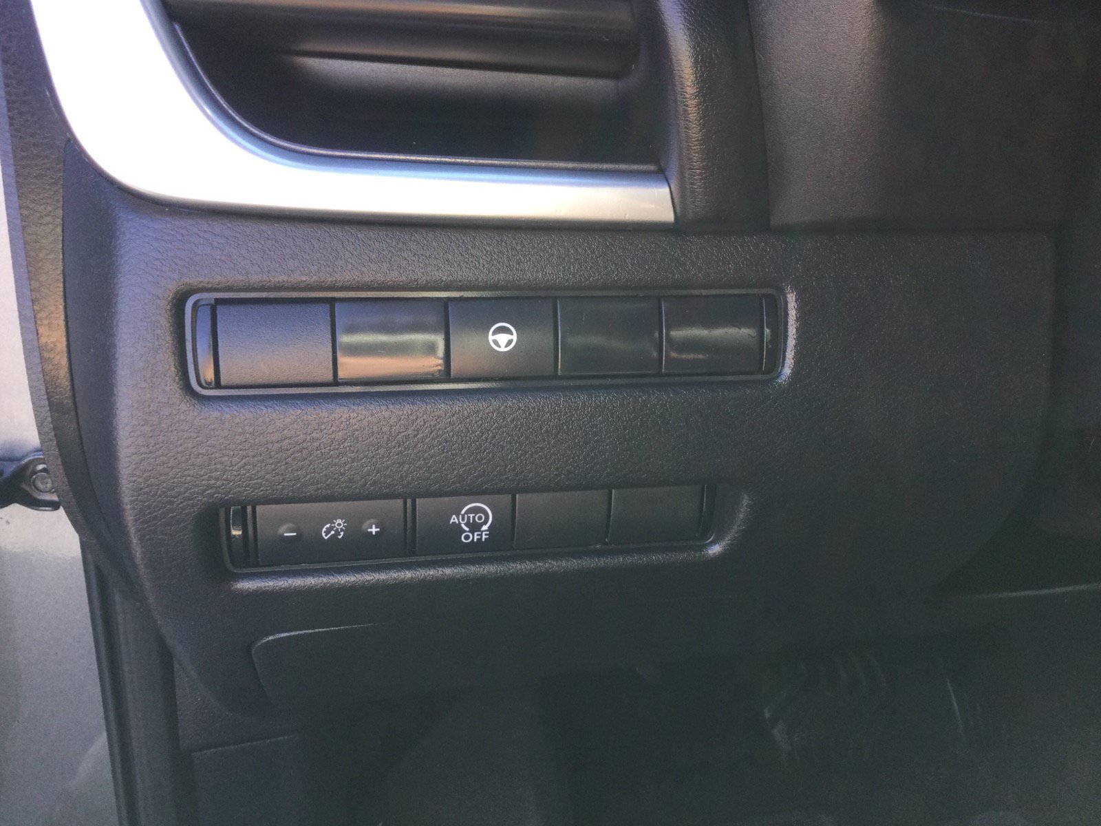 Used 2023 Nissan Rogue SV AWD/4WD image 17