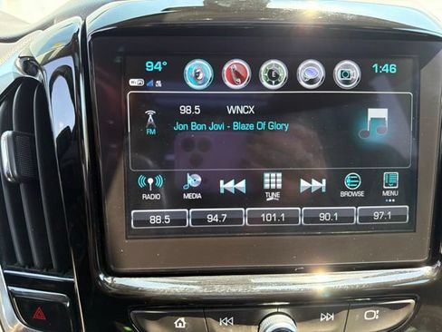 Used 2018 Chevrolet Traverse Premier AWD/4WD image 16
