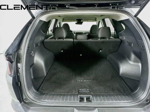 Used 2023 Hyundai Tucson SEL FWD image 11
