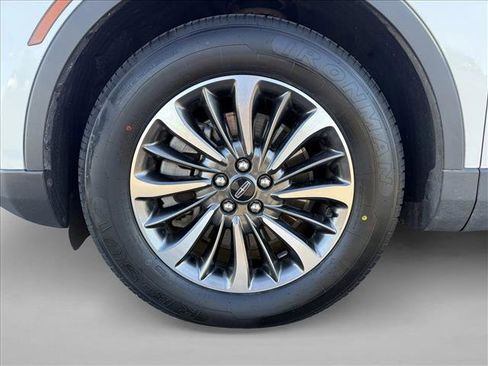 Used 2021 Lincoln Nautilus FWD w/ Equipment Group 101A image 24