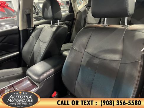 Used 2017 INFINITI Q70 3.7 image 12