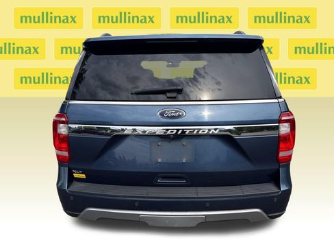 Used 2018 Ford Expedition XLT w/ Equipment Group 202A AWD/4WD image 32