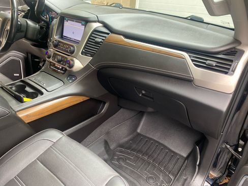 Used 2020 GMC Yukon Denali w/ Denali Premium Package image 27