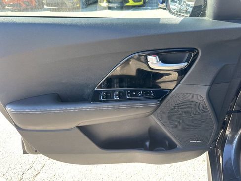 Used 2022 Kia Niro EX w/ Cold Weather Package image 25
