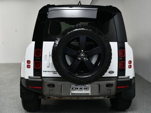 Used 2022 Land Rover Defender 110 X-Dynamic SE AWD/4WD image 13